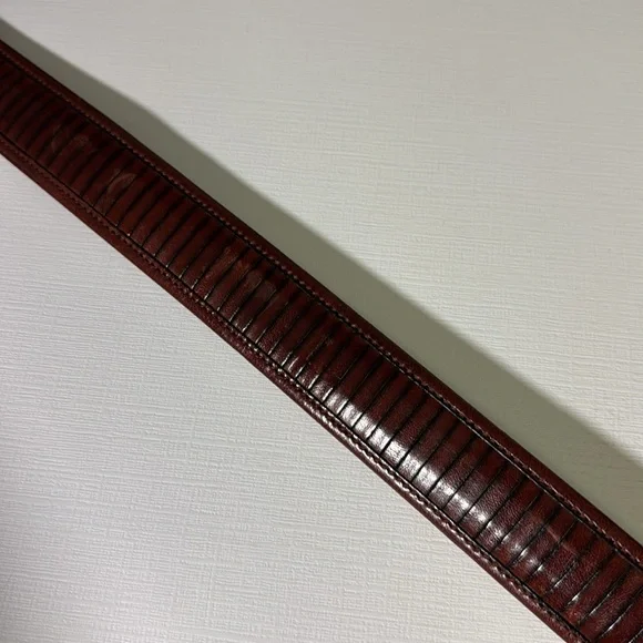 Mezlan mens 44 brown leather metal tipped luxury belt made in Spain EUC
